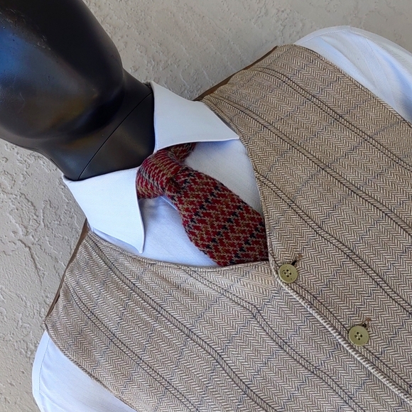 BOGARI STUDIO MEN'S (5) BUTTON LUXURY BEST VEST 🦺 - Picture 13 of 17